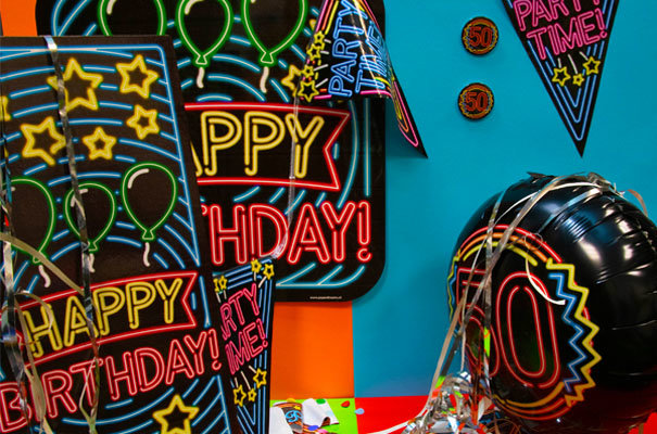 NEON versiering en feestartikelen